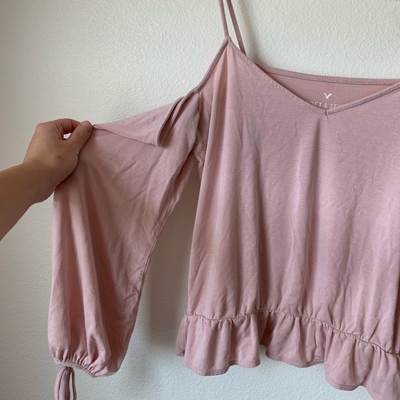 🌸 3/$10 American Eagle Outfitters Pink Cold-Shoulder Top - Picture 4 of 6